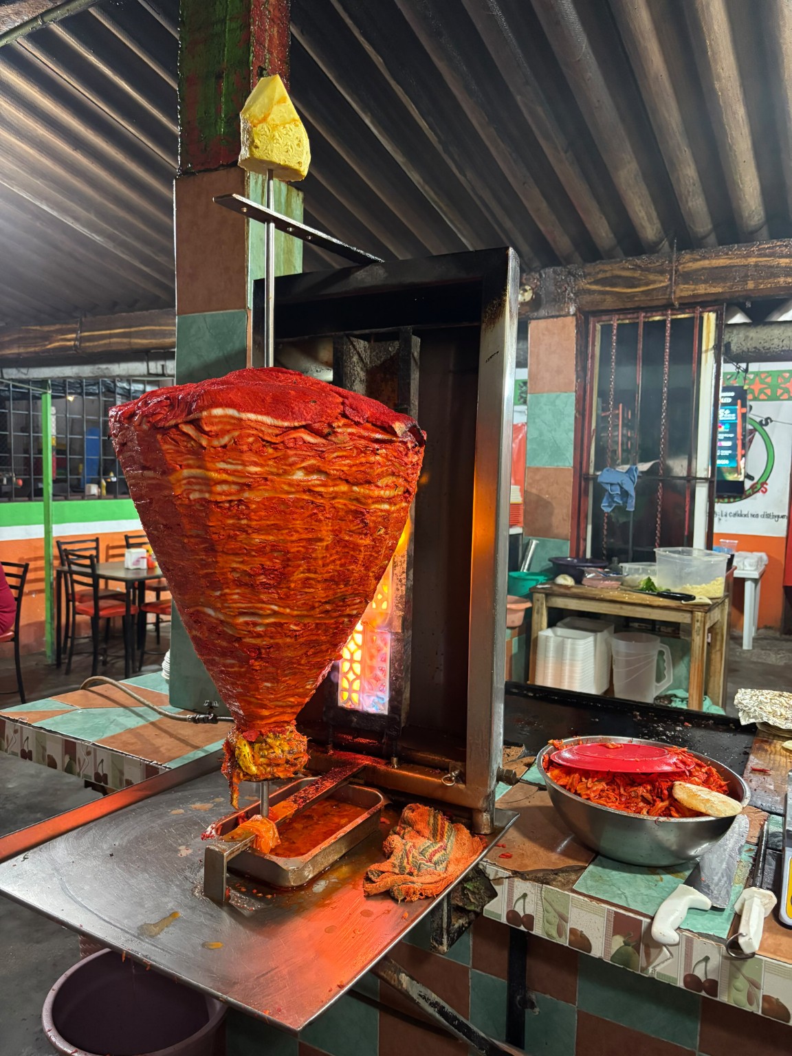 Trompo de carne al pastor